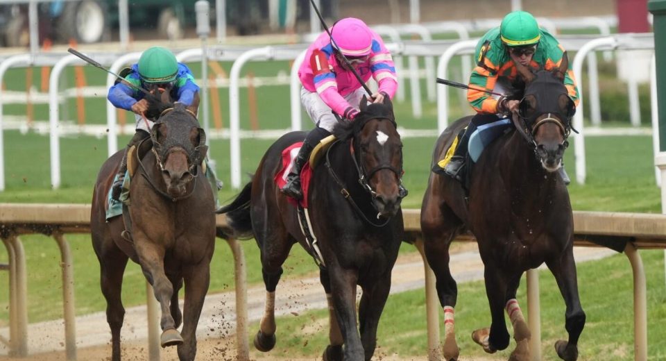 2026 Kentucky Derby horses, odds, futures, preview, date: Expert who hit 12 Derby-Oaks Doubles enters picks