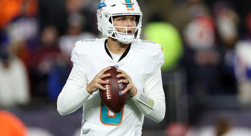 Saints sign former Dolphins QB Zach Wilson