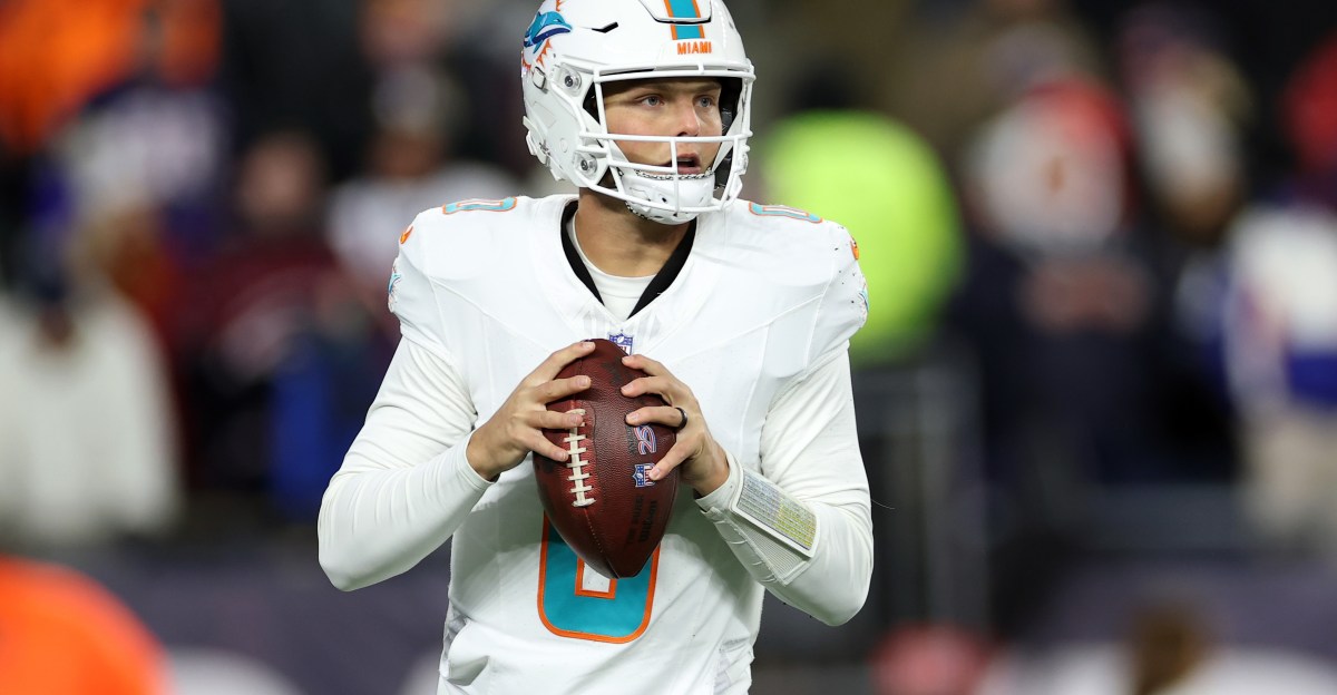 Saints sign former Dolphins QB Zach Wilson