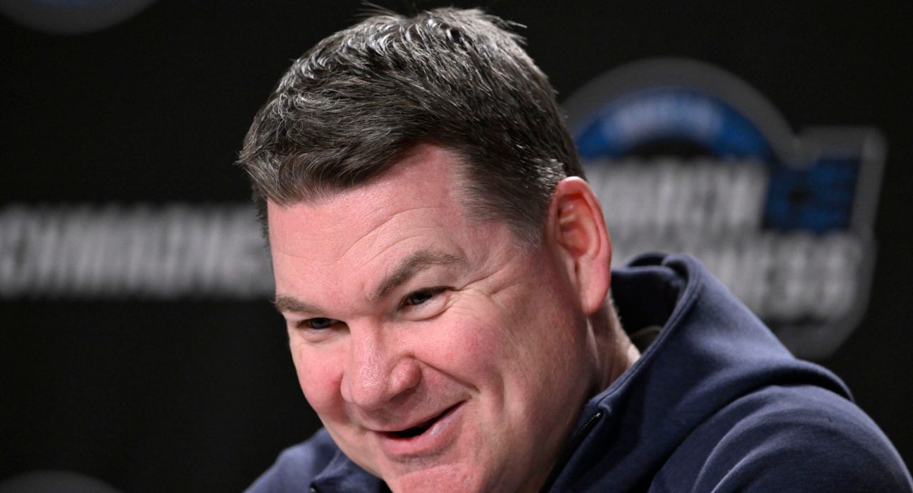 Arizona HC Tommy Lloyd Offers Cryptic Reaction to North Carolina Rumors: ‘I Already Have One of the Best Jobs’