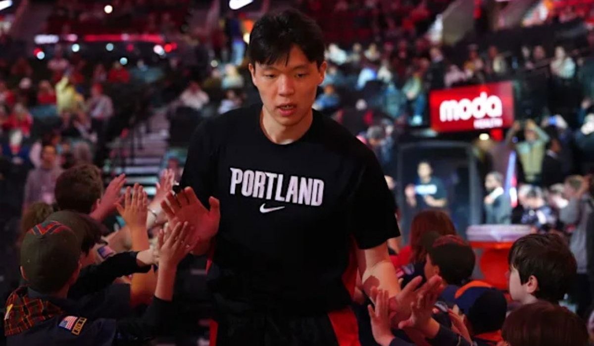 Trail Blazers Face 6-Figure Fine, Suspension for “Illegal Contact” With 20-Year-Old Star – Report