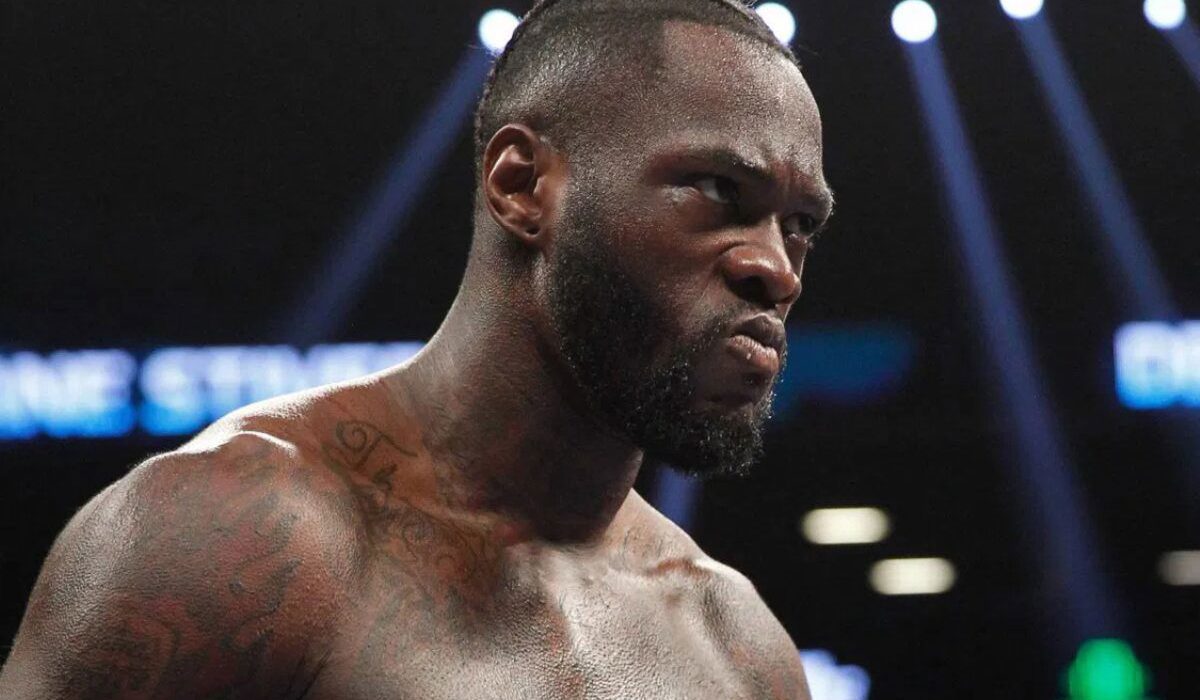 Deontay Wilder Alleges Illegal Moves as He Goes Off on Referee for Not Penalizing Derek Chisora