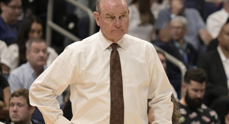 Vic Schaefer’s Texas Hit With Triple Blow as Three Key Forwards Enter the Transfer Portal