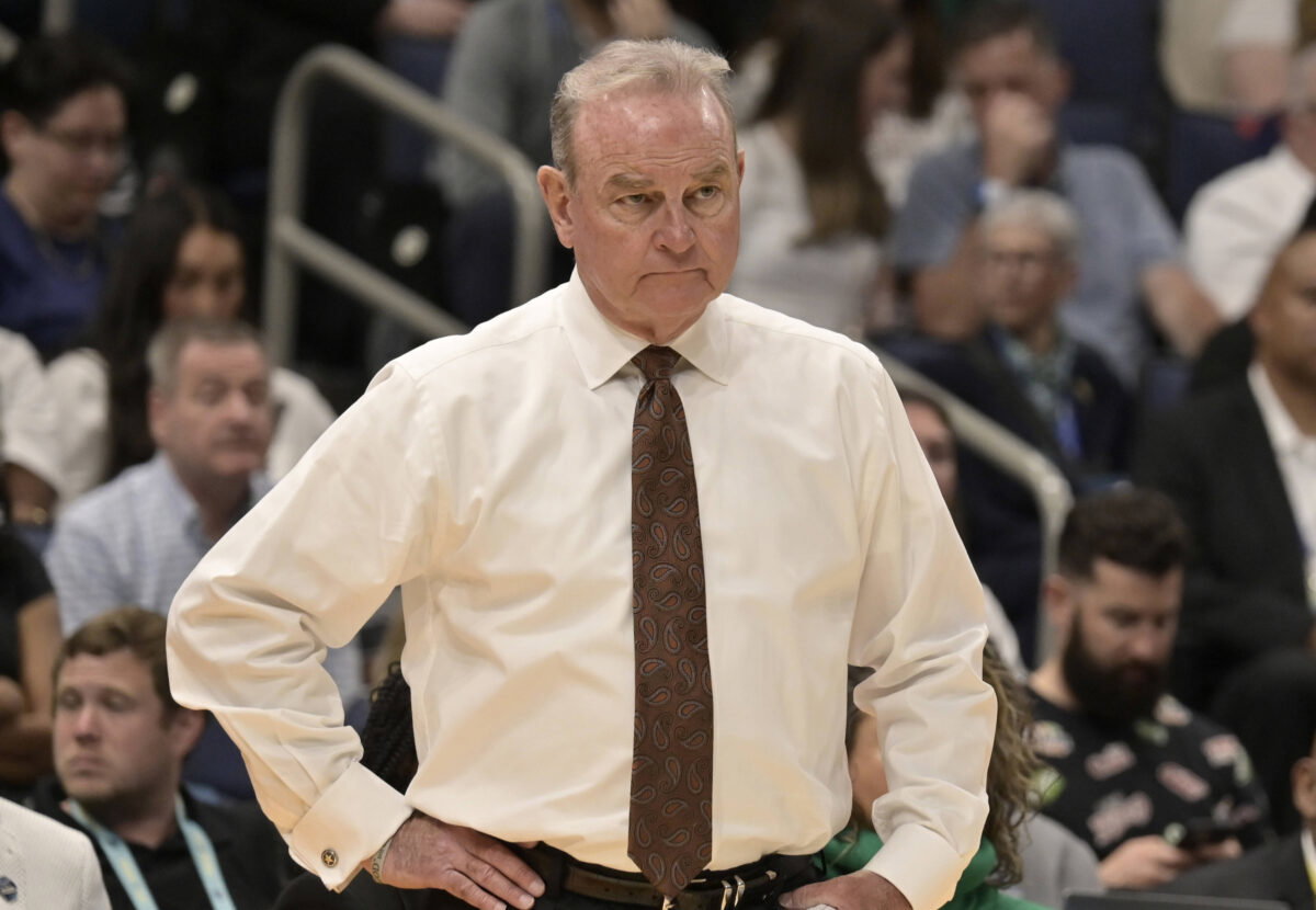 Vic Schaefer’s Texas Hit With Triple Blow as Three Key Forwards Enter the Transfer Portal