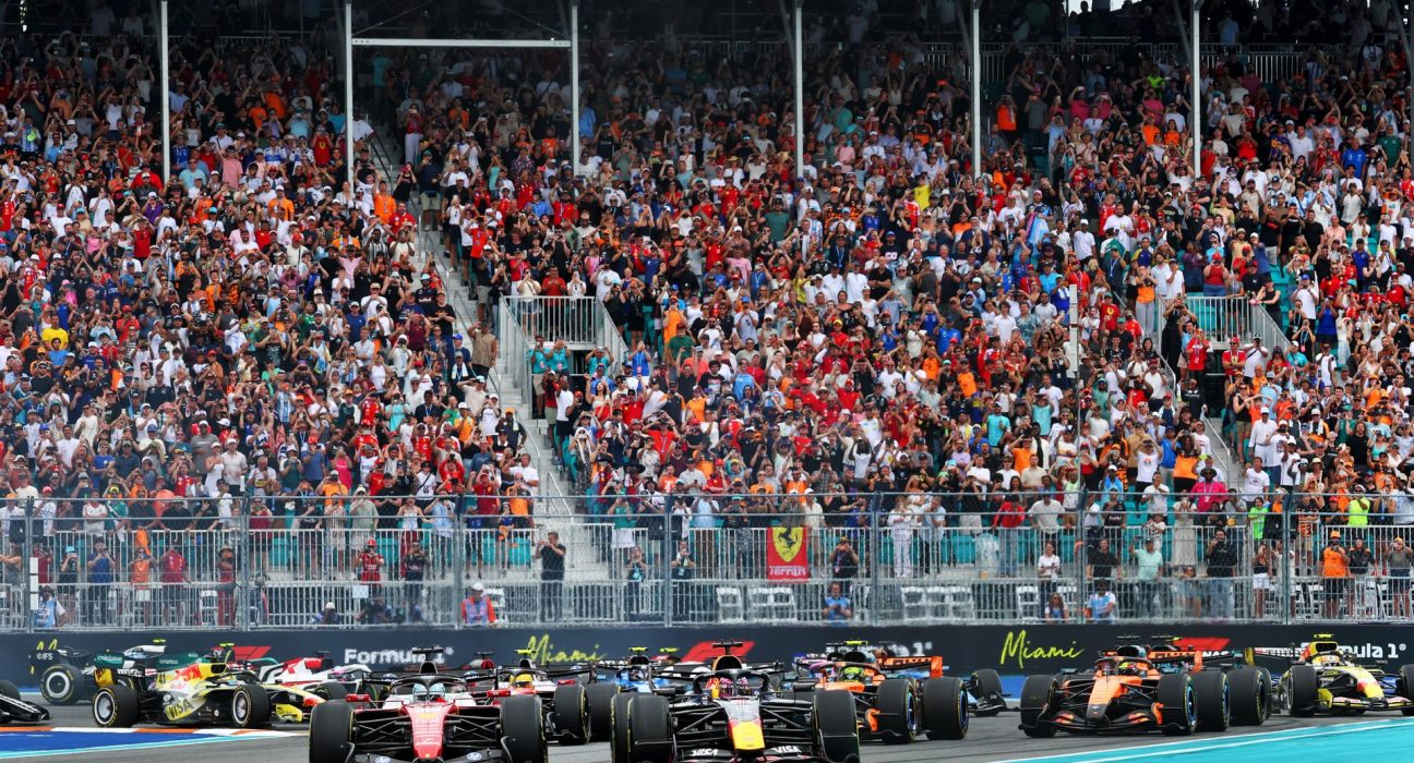 V8 return ‘will happen’, Sainz says ‘stop criticising’