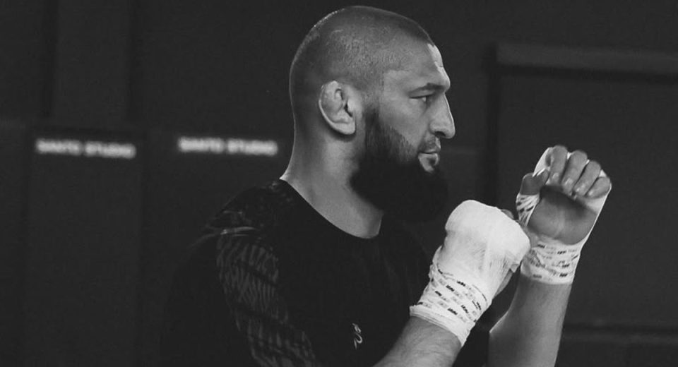 Khamzat Chimaev vs Sean Strickland judging was ‘perfect’, says John McCarthy
