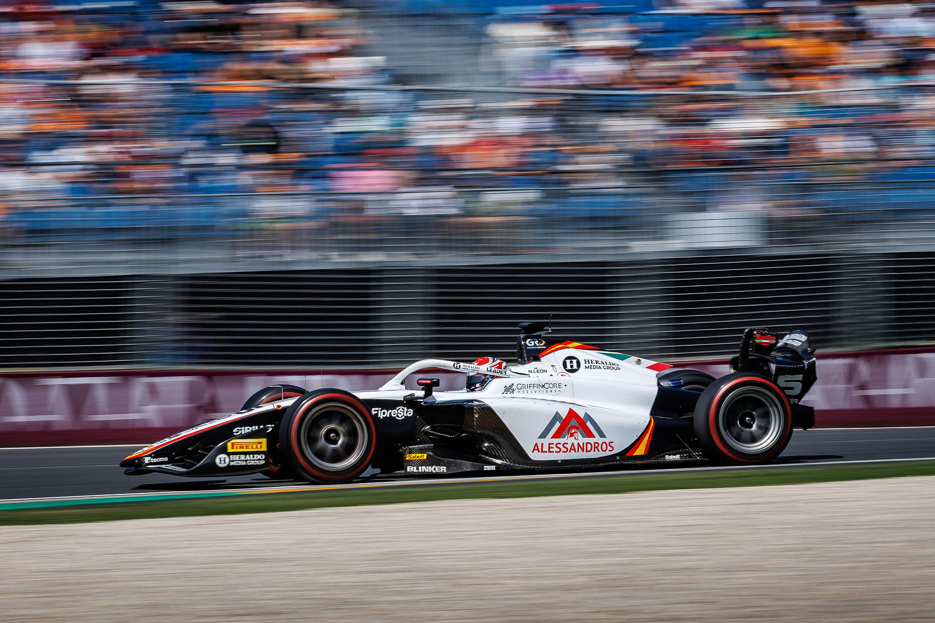 F2, Montréal, Course Sprint : Première victoire pour Leon