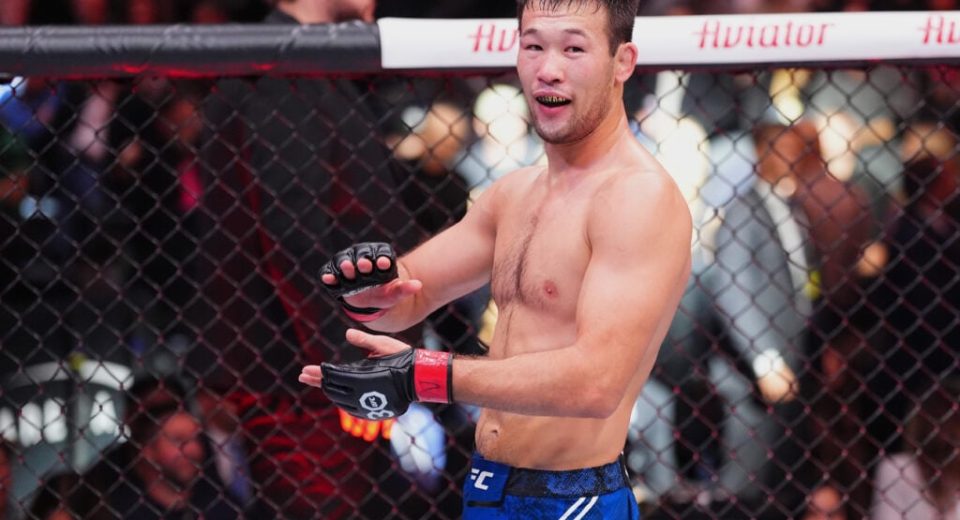 Shavkat Rakhmonov returns to contact training months after being spotted on crutches