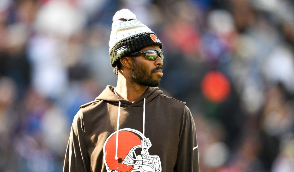 “Doesn’t Deserve a Fair Shot”: Shedeur Sanders Hasn’t Earned Right to Challenge Deshaun Watson, Claims Ex-Browns Player