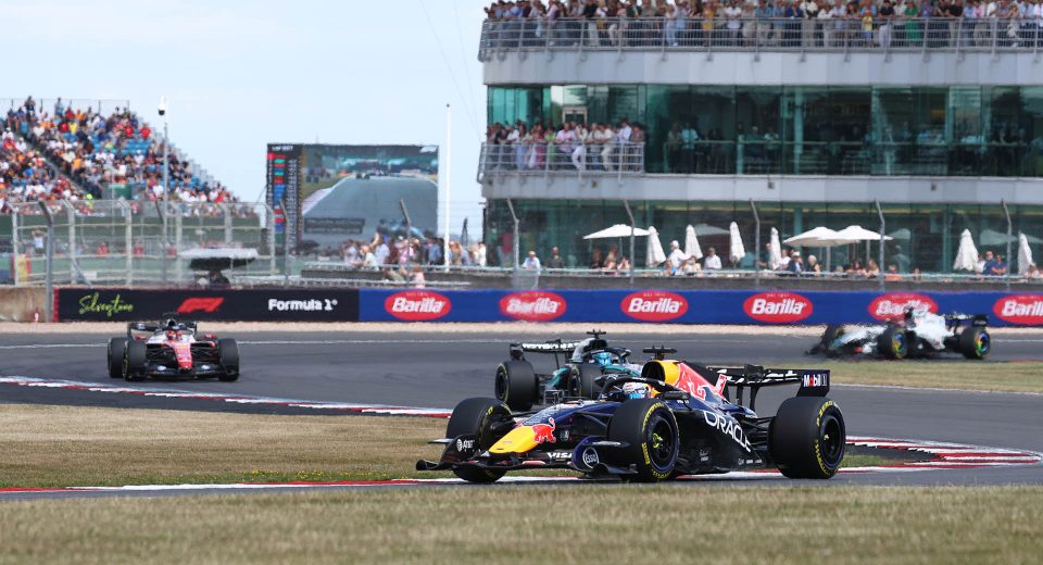 Départ raté, pneus détruits : Verstappen paye cher les problèmes de Red Bull au Sprint