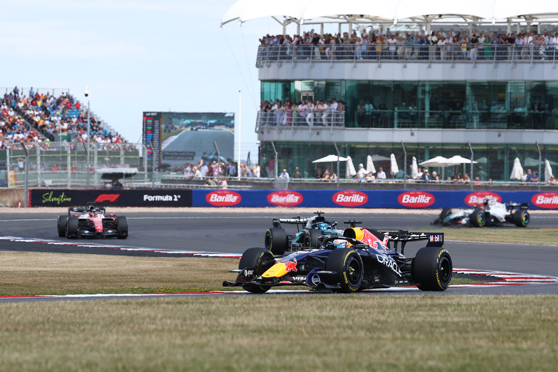 Départ raté, pneus détruits : Verstappen paye cher les problèmes de Red Bull au Sprint