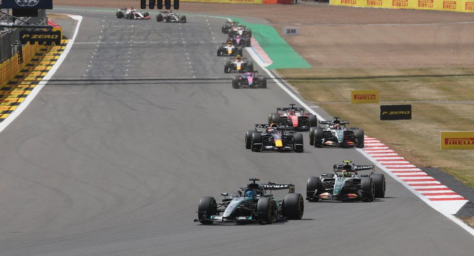 ‘J’aurais dû terminer 3e’ : Russell est frustré par ses qualifs après le Sprint de Silverstone