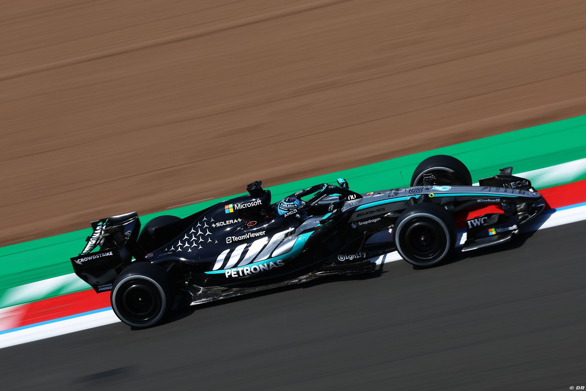 Pirelli développe ses pneus 2027 avec Mercedes et… Williams en panne
