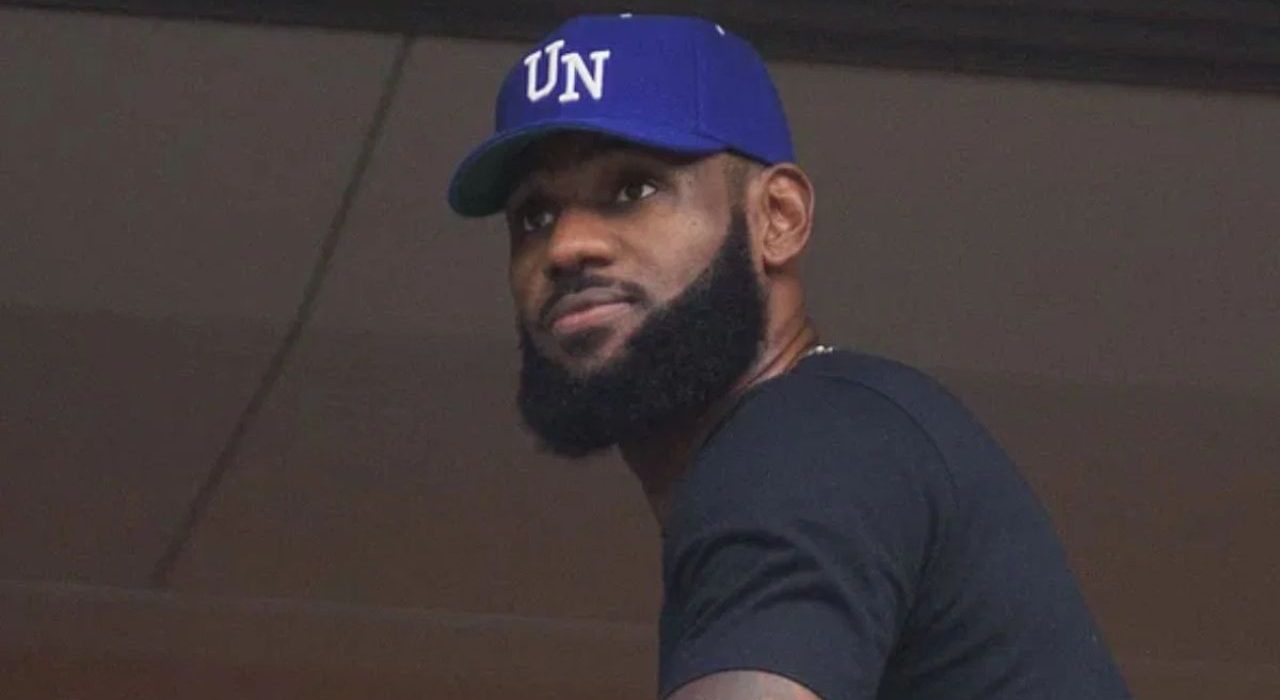 “I Only Like People That Like Me”: Donald Trump Picks Between LeBron James and Michael Jordan After Major NBA News