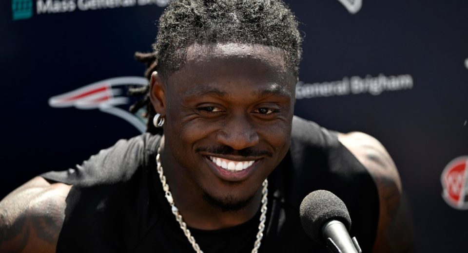 Really wishing we’d seen THIS A.J. Brown in 2025
