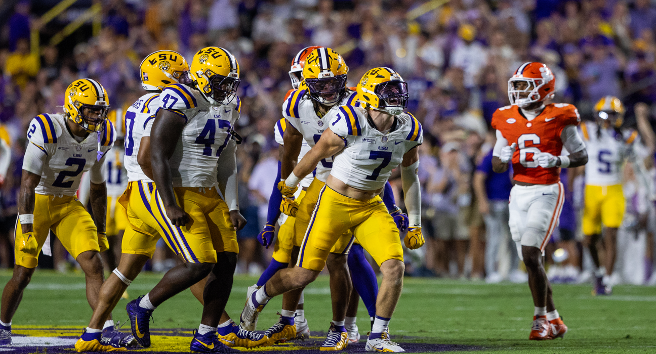College football rankings: LSU set to climb after dominant win, Oregon’s status as No. 2 in doubt