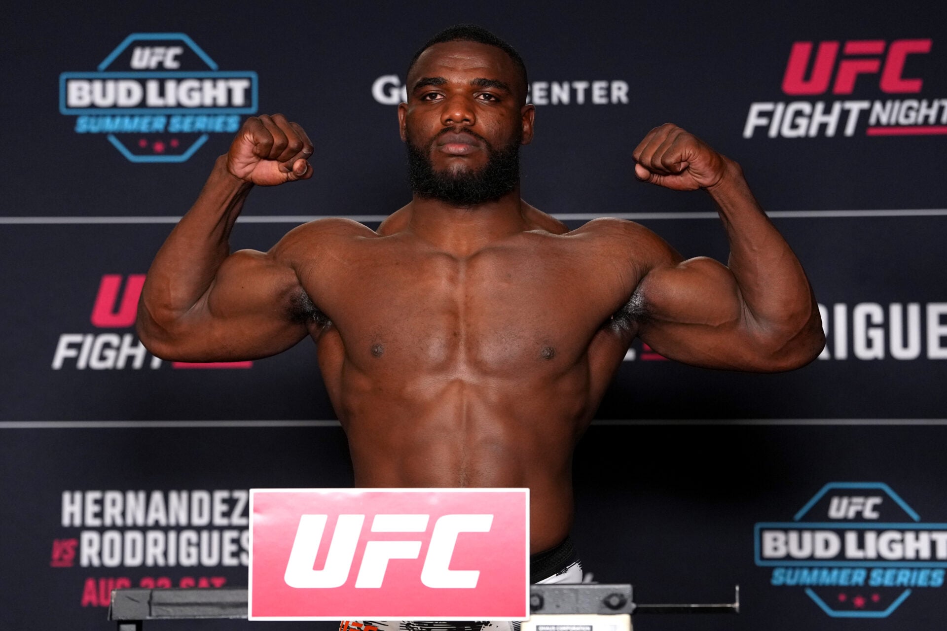 UFC 332 adds final fight between a former NFL player and undefeated debutant