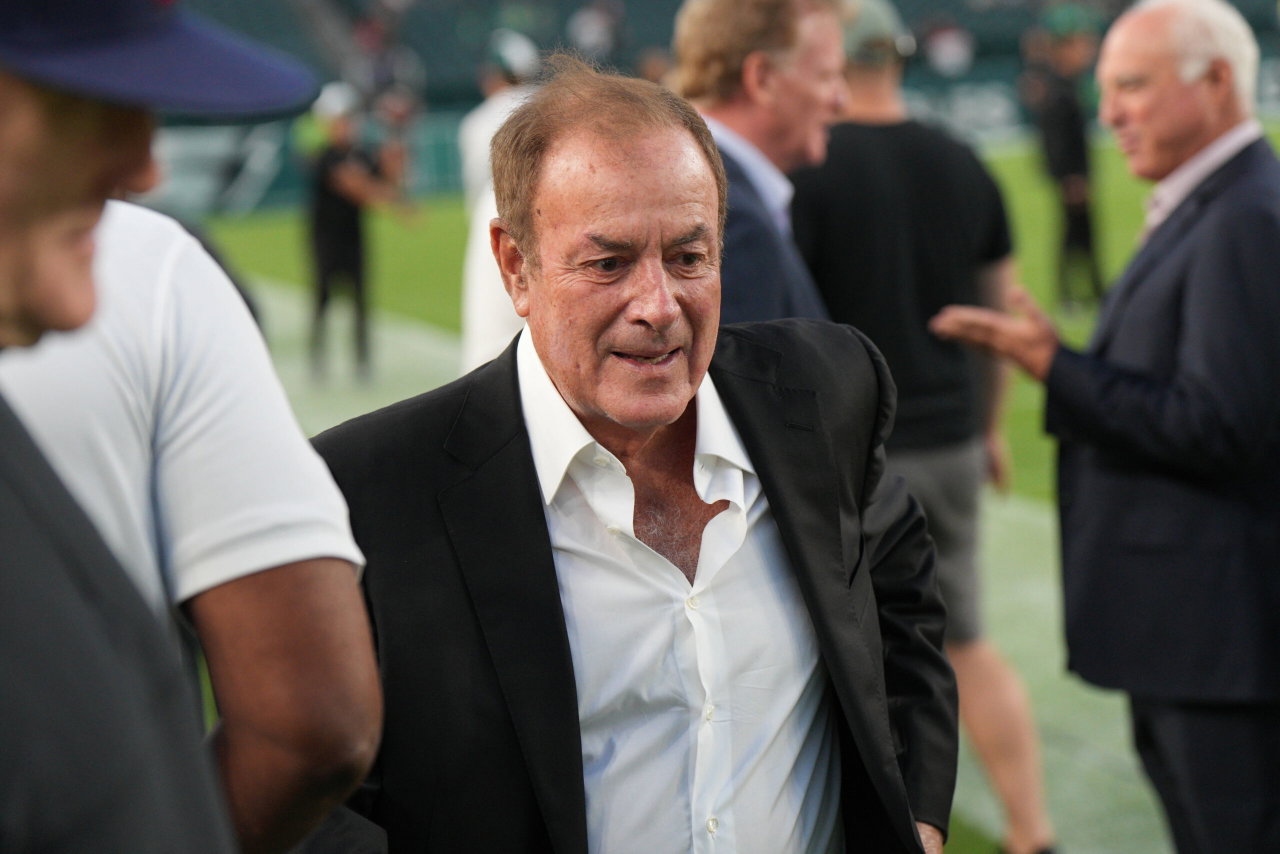 Pressure Mounts on Al Michaels to Retire After Mistakes During Seahawks-Broncos Clash Sparks Backlash
