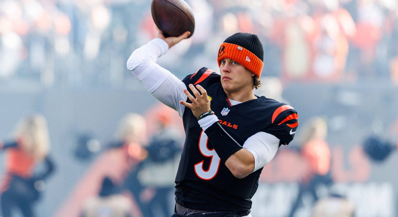 “He Looked at Me So Excited”: Bengals OT Addresses Joe Burrow Tying His Shoes in Viral Moment vs Dolphins