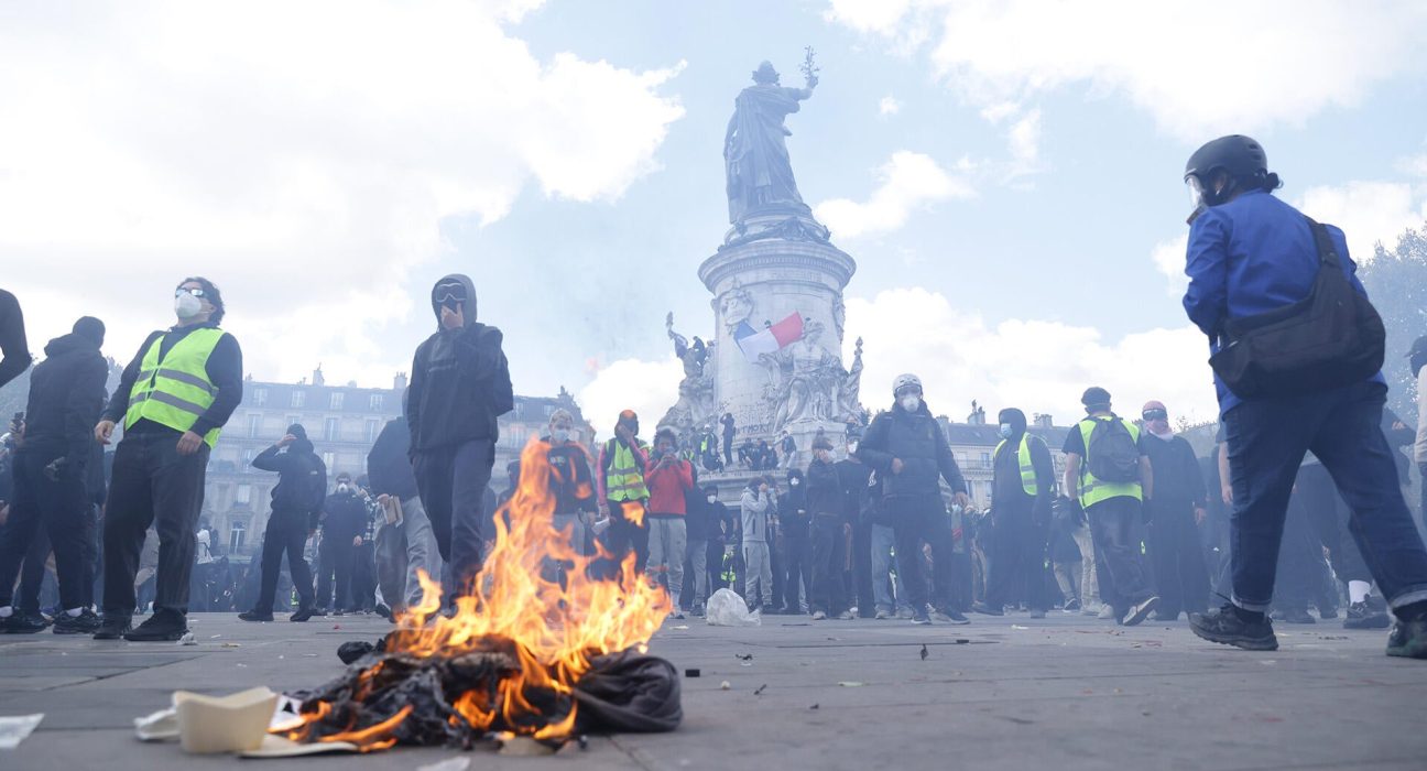 Former NFL security committee member details how league operates amid civil unrest in Paris before Week 7 game