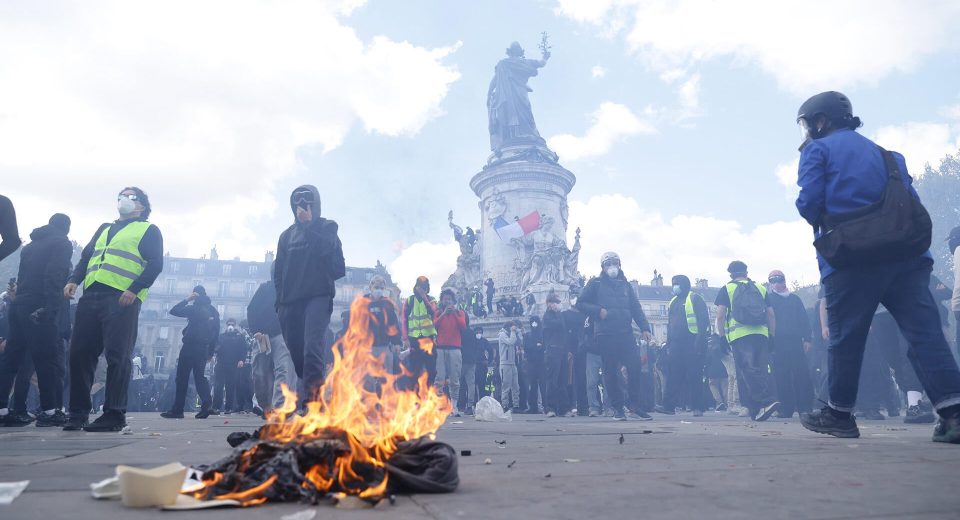 Former NFL security committee member details how league operates amid civil unrest in Paris before Week 7 game